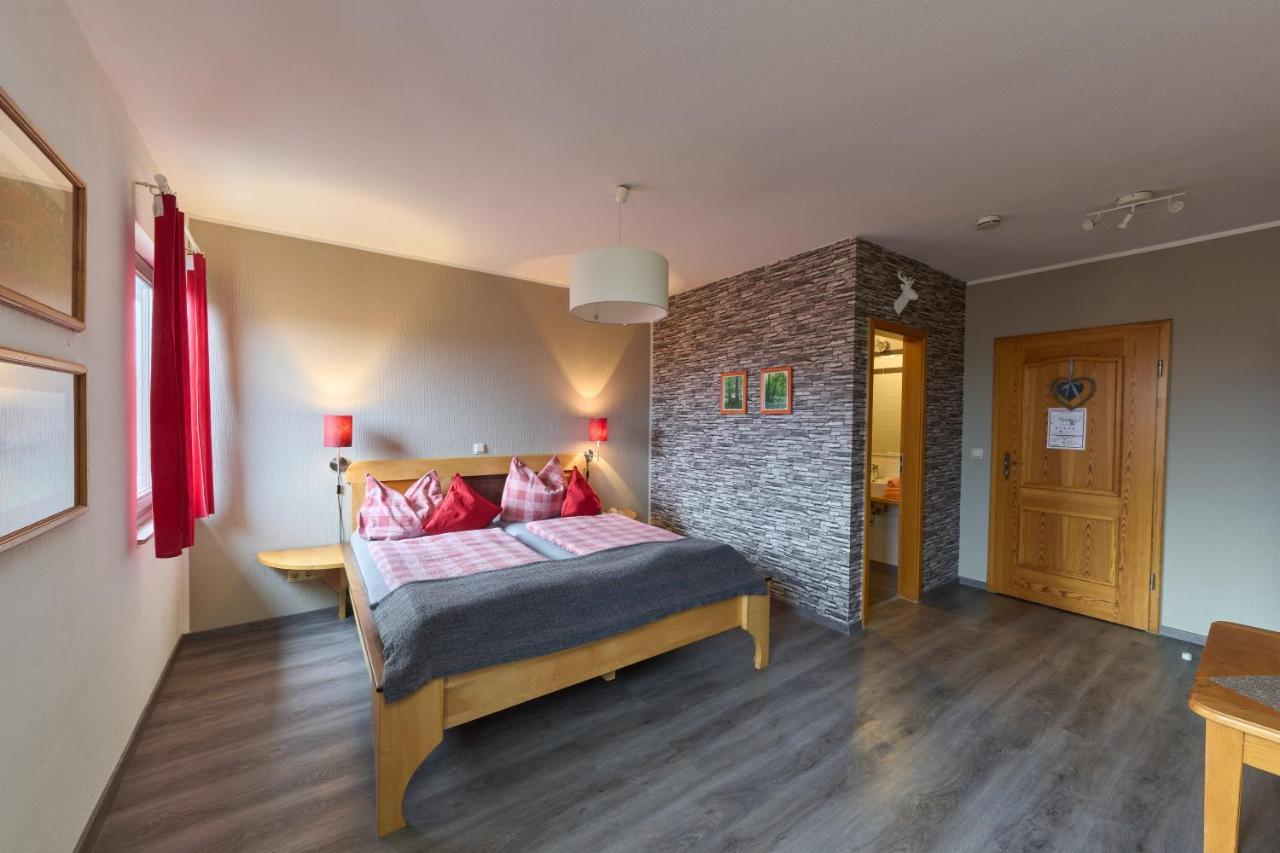 Landhotel Brauner Hirsch Kammerforst Екстер'єр фото